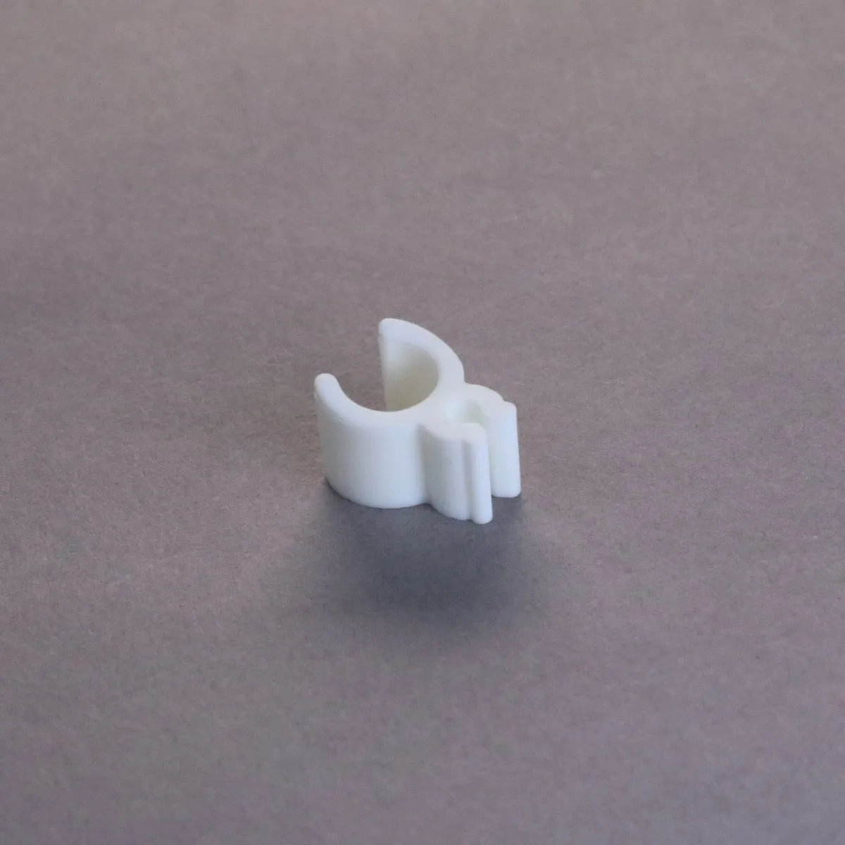 1/8" Sculpture Clips, White 100 Count