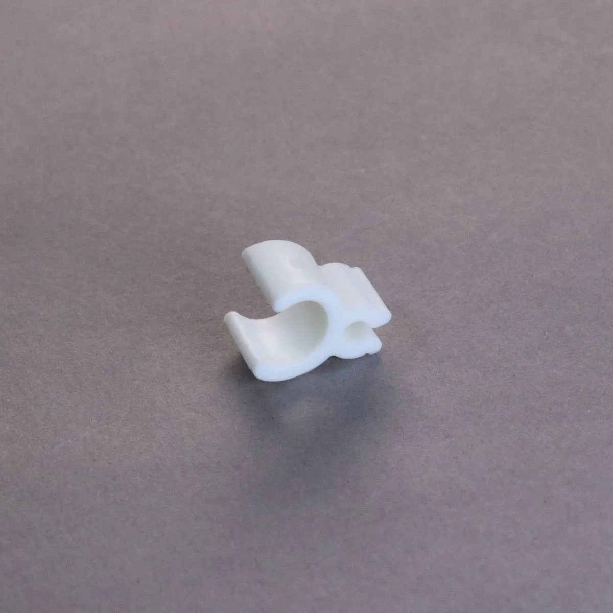 1/8" Sculpture Clips, White 100 Count