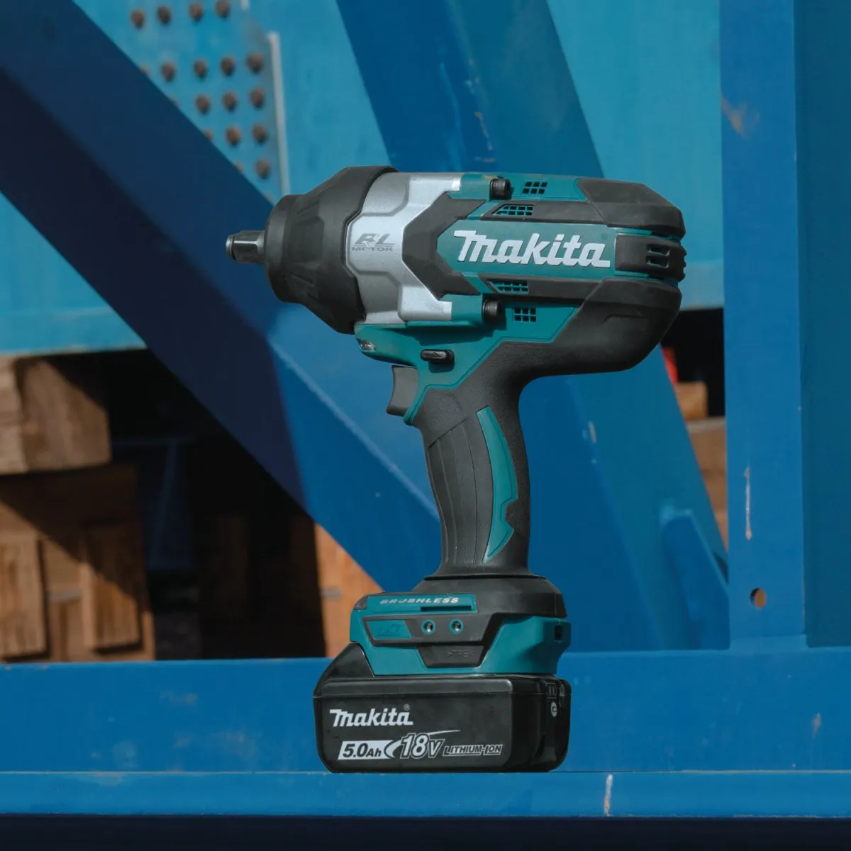 18V LXT® Lithium‑Ion Brushless Cordless High‑Torque 1/2" Sq. Drive Impact Wrench