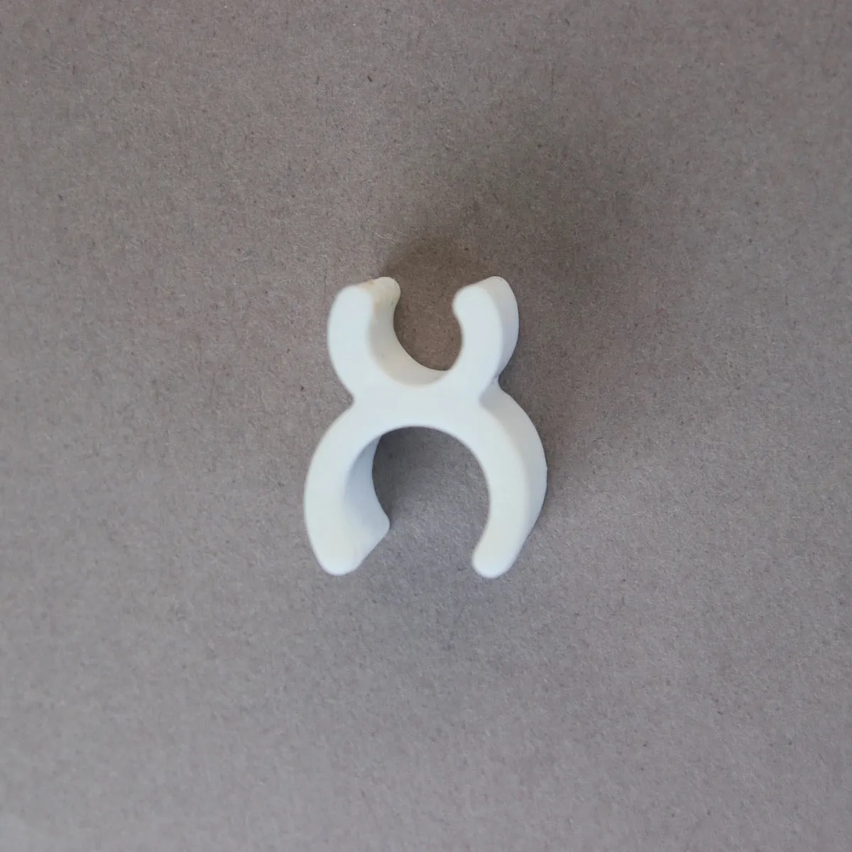 3/16" Sculpture Clips, White 100 Count