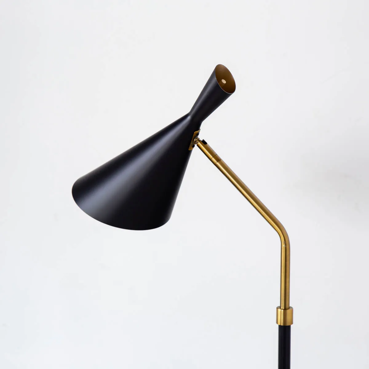 Black × Gold　Nostalgic Floor Lamp