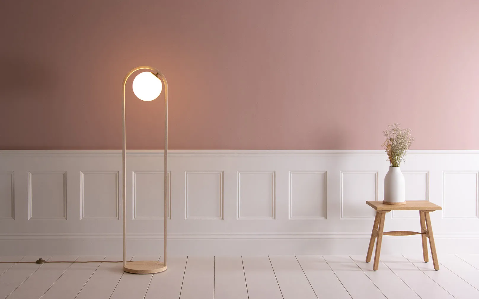 Loer Floor Light