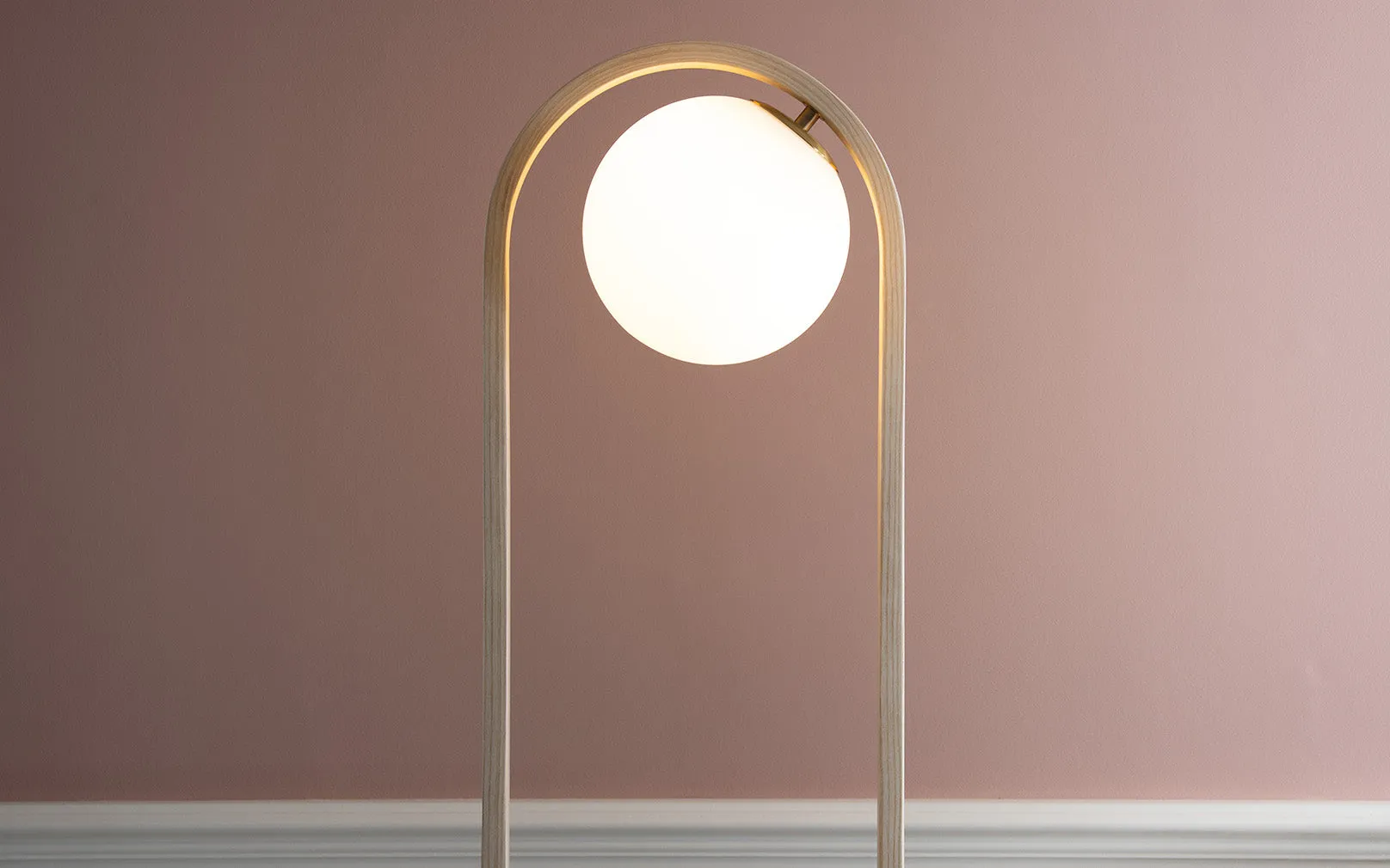 Loer Floor Light