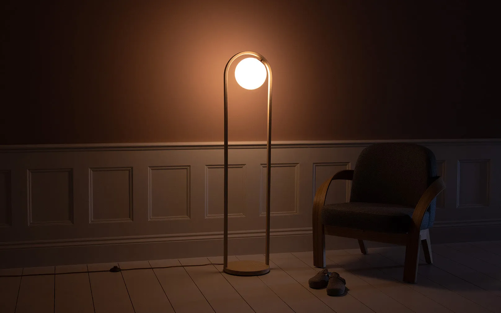 Loer Floor Light