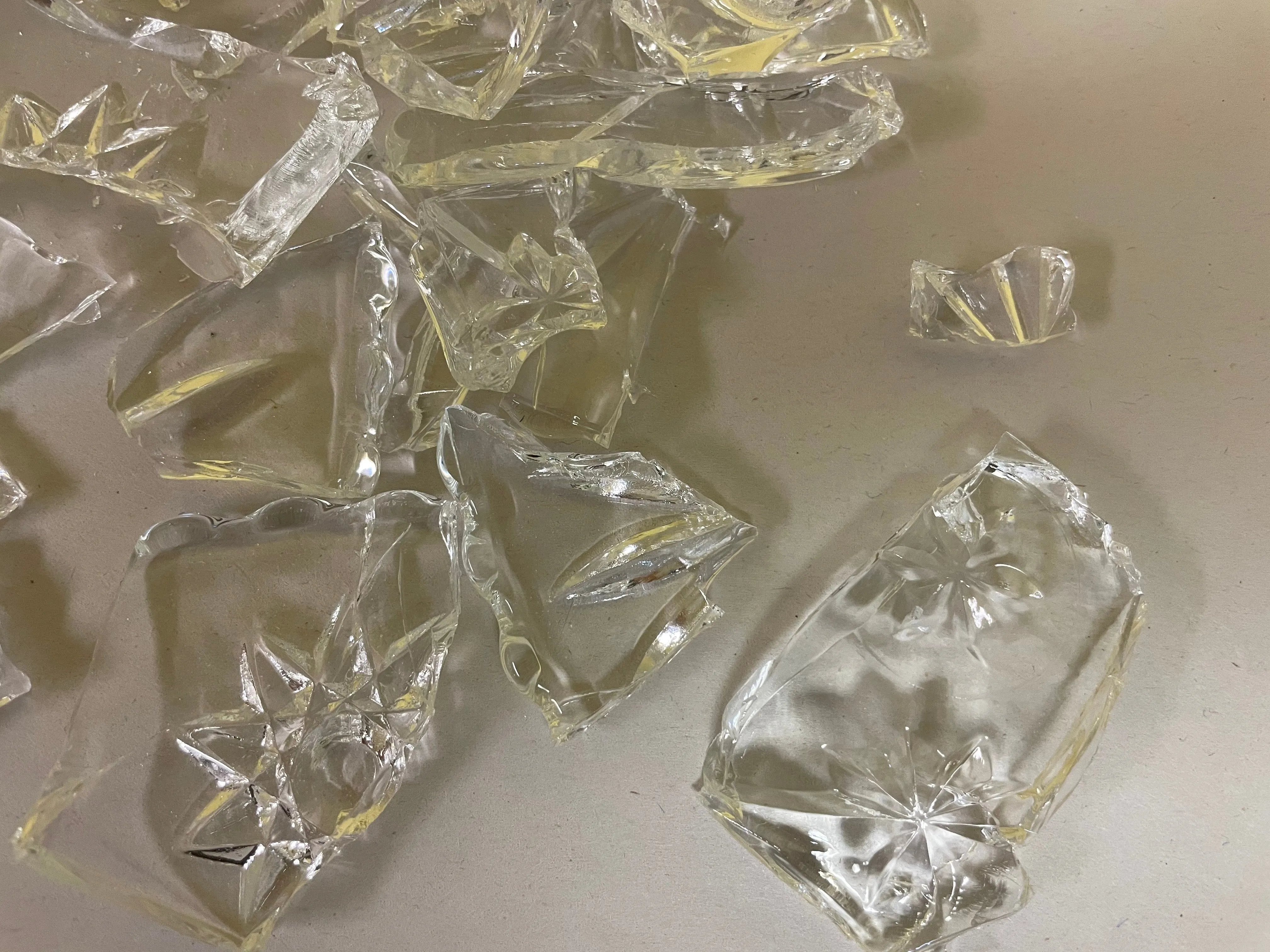 <€€ 1 Lbs Broken Vintage Clear Raised Etched Starburst Glass for Craft & Art Mosaic Projects - 1/4” Thick