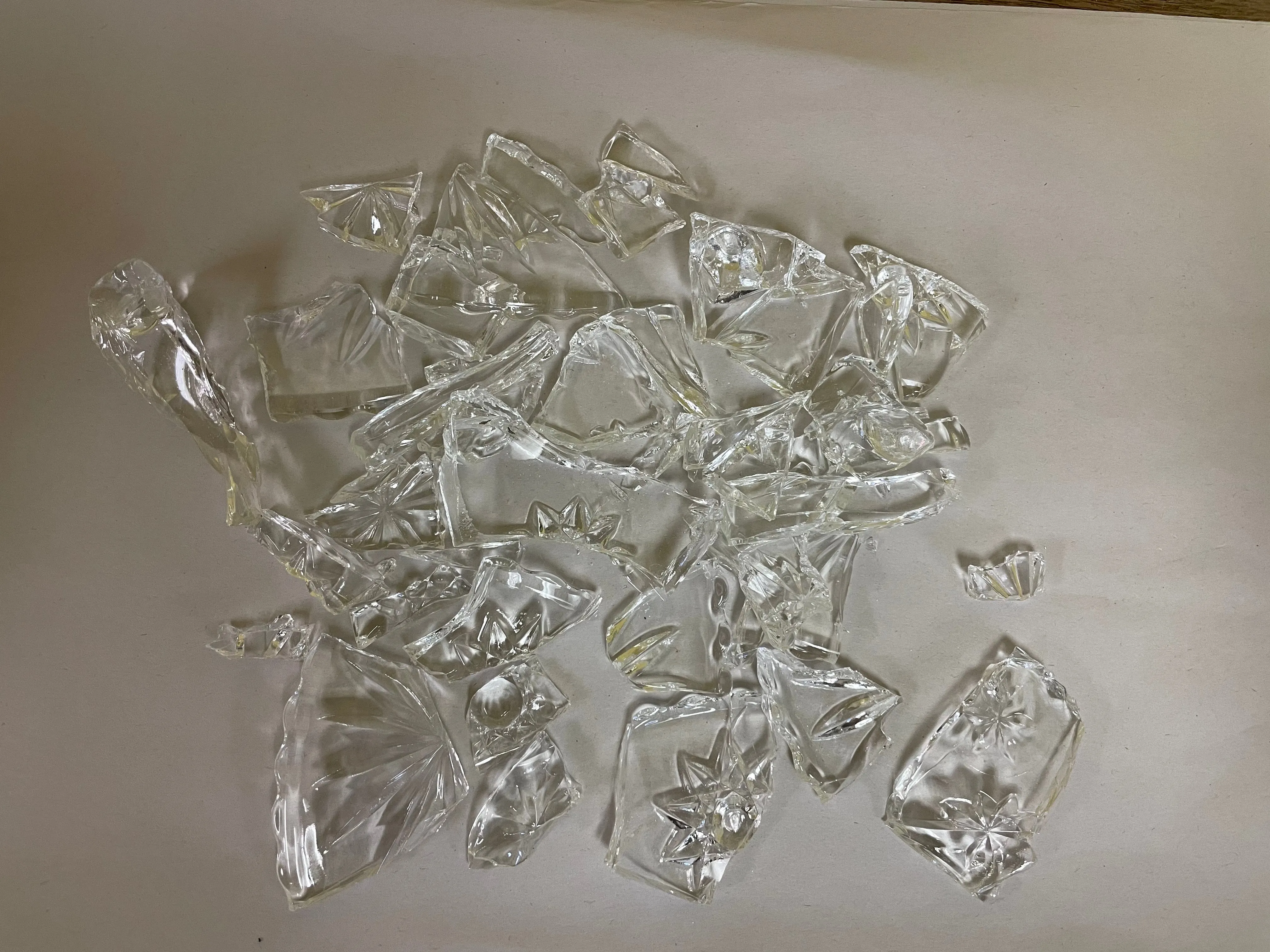 <€€ 1 Lbs Broken Vintage Clear Raised Etched Starburst Glass for Craft & Art Mosaic Projects - 1/4” Thick